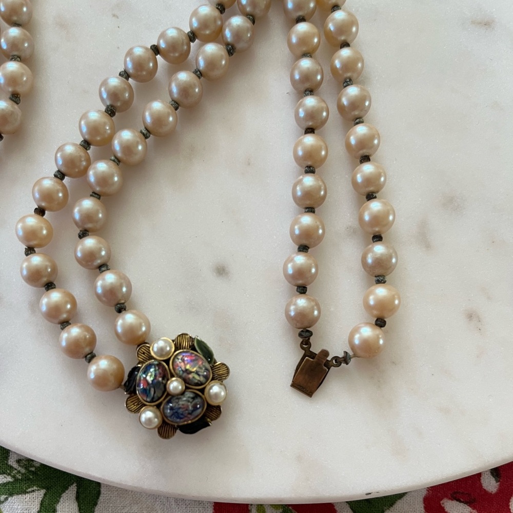 Antique Double Strand Faux Pearl Necklace - Picture 3 of 4